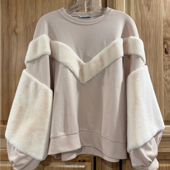 Zara Pinkish Cream Off White Oversized Sweatshirt Top Faux Fur Drop Shoulder - Picture 4 of 11